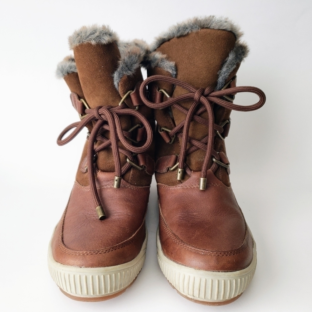 Tara M. Wilson Fur Lined Brown Leather Lace-up Boots Size 7 Waterproof - Picture 5 of 8